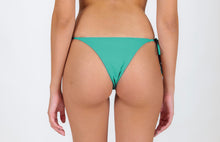 Cargar imagen en el visor de la galería, Model Back: Rio De Sol Bas Bottom Opal Ibiza