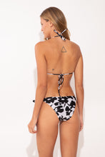 Cargar imagen en el visor de la galería, Model Back: Rio De Sol Bas Bottom Poppy Ibiza-Comfy