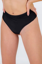 Cargar imagen en el visor de la galería, Gallery: Rio De Sol Bas Bottom Shimmer-Black Hotpants