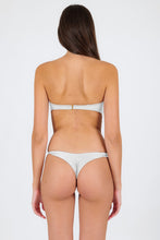 Cargar imagen en el visor de la galería, Model Back: Rio De Sol Bas Bottom Shimmer-White Nice-Fio