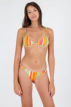 Cargar imagen en el visor de la galería, Model Front: Rio De Sol Bas Bottom Utah Leblon