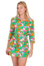 Cargar imagen en el visor de la galería, Model Front: Rio De Sol Chemise Green Bloom Chemise
