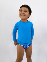 Cargar imagen en el visor de la galería, Model Front: Rio De Sol T-Shirt Jacinto Rash-Guard Kids