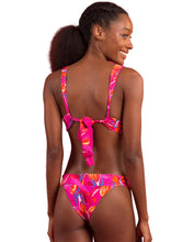 Cargar imagen en el visor de la galería, Image 07: Rio De Sol Ensemble Set Flavors Halter-Marina Essential-Cos