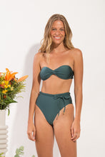 Cargar imagen en el visor de la galería, Model Front: Rio De Sol Ensemble Set Palace Twist Belted-High-Waist