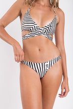 Cargar imagen en el visor de la galería, Image 09: Rio De Sol Haut Top Collage Kate