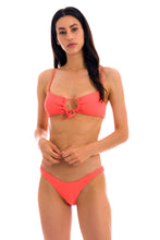 Cargar imagen en el visor de la galería, Model Front: Rio De Sol Haut Top Dots-Tabata Mila