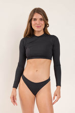 Cargar imagen en el visor de la galería, Model Front: Rio De Sol Haut Top Lava Reef