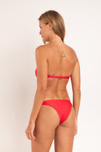 Cargar imagen en el visor de la galería, Model Back: Rio De Sol Haut Top Microfibra-Chic-Red Bandeau-Joy