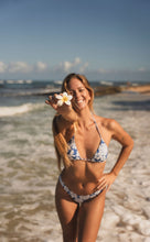 Cargar imagen en el visor de la galería, Image 10: Rio De Sol Haut Top Pua-Pacifica Kauai