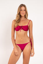 Cargar imagen en el visor de la galería, Model Front: Rio De Sol Haut Top Shimmer-Desejo Balconet-Tie