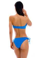 Cargar imagen en el visor de la galería, Model Back: Rio De Sol Haut Top Uv-Enseada Bandeau-Reto