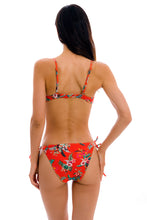 Cargar imagen en el visor de la galería, Model Back: Rio De Sol Haut Top Wildflowers Balconet-Pushup
