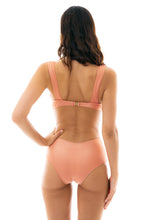 Cargar imagen en el visor de la galería, Model Back: Rio De Sol Une Pièce Trikini Ouro Rosa