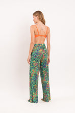 Cargar imagen en el visor de la galería, Model Back: Rio De Sol Pantalon De Plage Wilds Wide Pants