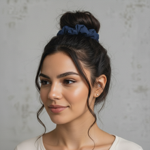 Cargar imagen en el visor de la galería, Image 03: Rio De Sol Chouchou Navy Scrunchie
