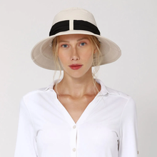 Cargar imagen en el visor de la galería, Model Front: Uv Line Chapeau Souple/Capeline Hat Paris Ville L Fem Sand Upf50+
