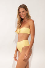 Cargar imagen en el visor de la galería, Image 04: Rio De Sol Bas Bottom Drift-Butterglow Hotpants
