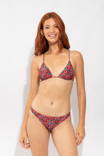Cargar imagen en el visor de la galería, Model Front: Rio De Sol Bas Bottom Coral-Feline Leblon
