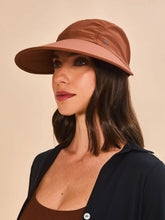Cargar imagen en el visor de la galería, Image 02: Uv Line Casquette Visor Capri Colors Nac Fem Coniac Upf50+
