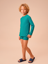 Cargar imagen en el visor de la galería, Model Front: Uv Line T-Shirt Longsleeve Uvpro Kids Green Sea Upf50+
