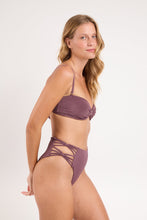 Cargar imagen en el visor de la galería, Image 02: Rio De Sol Ensemble Set Malibu-Ebano Bandeau-Iris Highwaist-Spin-Iris
