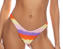 Cargar imagen en el visor de la galería, Image 06: Luli Fama Bas Bottom Underwire Miami Sunsets
