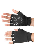 Cargar imagen en el visor de la galería, Model Front: Uv Line Gants Short Gloves Uni Black Upf50+

