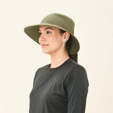 Cargar imagen en el visor de la galería, Image 02: Uv Line Bob Hat California Nac Fem Green Militar Upf50+
