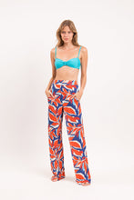 Cargar imagen en el visor de la galería, Model Front: Rio De Sol Pantalon De Plage Leaves Wide Pants

