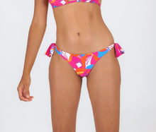 Cargar imagen en el visor de la galería, Gallery: Rio De Sol Bas Bottom Antelope Italy
