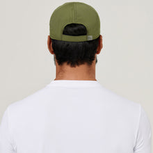 Cargar imagen en el visor de la galería, Model Back: Uv Line Casquette Cap Uv Pro Masc Green Militar Upf50+
