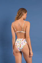Cargar imagen en el visor de la galería, Image 15: Rio De Sol Bas Bottom Countryside Hotpants
