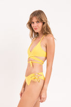 Cargar imagen en el visor de la galería, Image 09: Rio De Sol Haut Top Amarelo Kate
