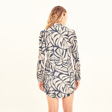 Cargar imagen en el visor de la galería, Model Back: Uv Line Chemise Shirtdress Costela Aco Off White Upf50+
