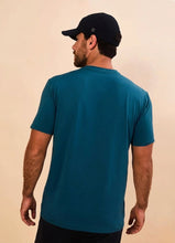 Cargar imagen en el visor de la galería, Model Back: Uv Line T-Shirt Pour Homme T-Shirt New Fit Masc Petroleo Upf50+
