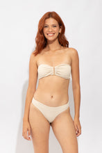 Cargar imagen en el visor de la galería, Model Front: Rio De Sol Bas Bottom Solar-Off Essential-Comfy
