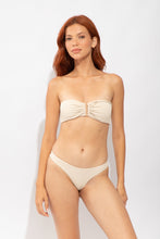 Cargar imagen en el visor de la galería, Model Front: Rio De Sol Bas Bottom Solar-Off Essential
