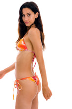 Cargar imagen en el visor de la galería, Image 04: Rio De Sol Bas Bottom Tiedye-Red Frufru
