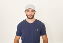 Cargar imagen en el visor de la galería, Model Front: Uv Line Casquette Cap Uv Pro Masc Grey Upf50+
