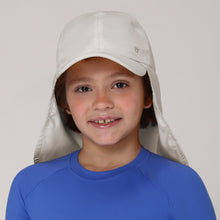 Cargar imagen en el visor de la galería, Model Front: Uv Line Casquette Cap Legionario Teens Sand Upf50+
