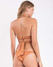 Cargar imagen en el visor de la galería, Image 05: Rio De Sol Ensemble Set Nocciola Dune Cheeky-Fixa
