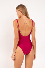 Cargar imagen en el visor de la galería, Model Back: Rio De Sol Une Pièce Shimmer-Desejo Hype-Noa
