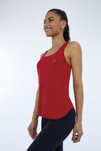 Cargar imagen en el visor de la galería, Model Front: Alto Giro Fitness Haut Regata Skin Fit Inspiracional Vermelho Haute Red
