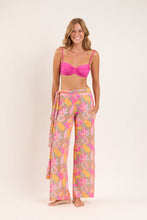 Cargar imagen en el visor de la galería, Model Front: Rio De Sol Pantalon De Plage Lyla Pants Knot
