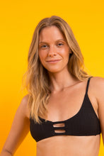Cargar imagen en el visor de la galería, Image 09: Rio De Sol Haut Top Bora-Black Bra-Trio
