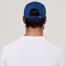 Cargar imagen en el visor de la galería, Model Back: Uv Line Casquette Cap Athletic Dry 2021 Masc Nav Yblue Upf50+
