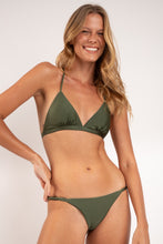 Cargar imagen en el visor de la galería, Image 07: Rio De Sol Ensemble Set Shimmer-Croco Tri-Fixo-Noa Cheeky-Noa
