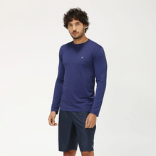 Cargar imagen en el visor de la galería, Model Front: Uv Line T-Shirt Longsleeve Uvpro Marinho
