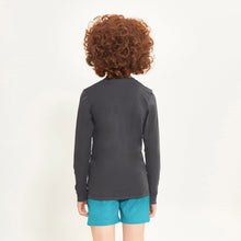 Cargar imagen en el visor de la galería, Model Back: Uv Line T-Shirt Longsleeve Uvpro Kids Preto Upf50+
